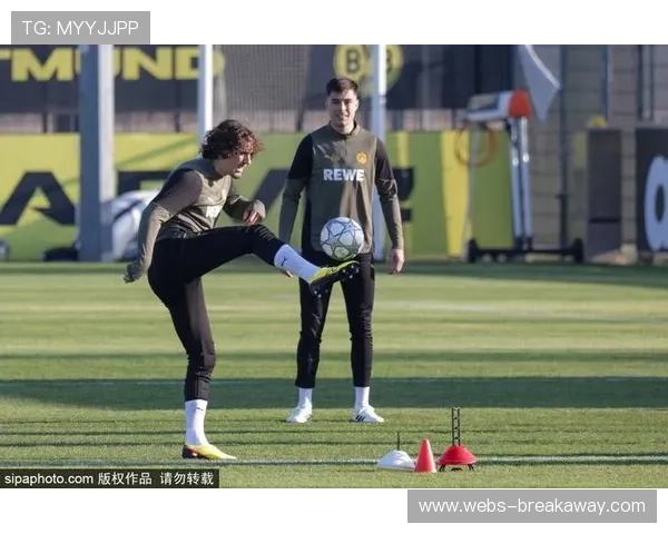 德甲边后卫进攻角色转变:赖尔森助攻大四喜展现现代边卫多功能性 德甲边后卫进攻角色转变:赖尔森助攻大四喜展现现代边卫多功能性